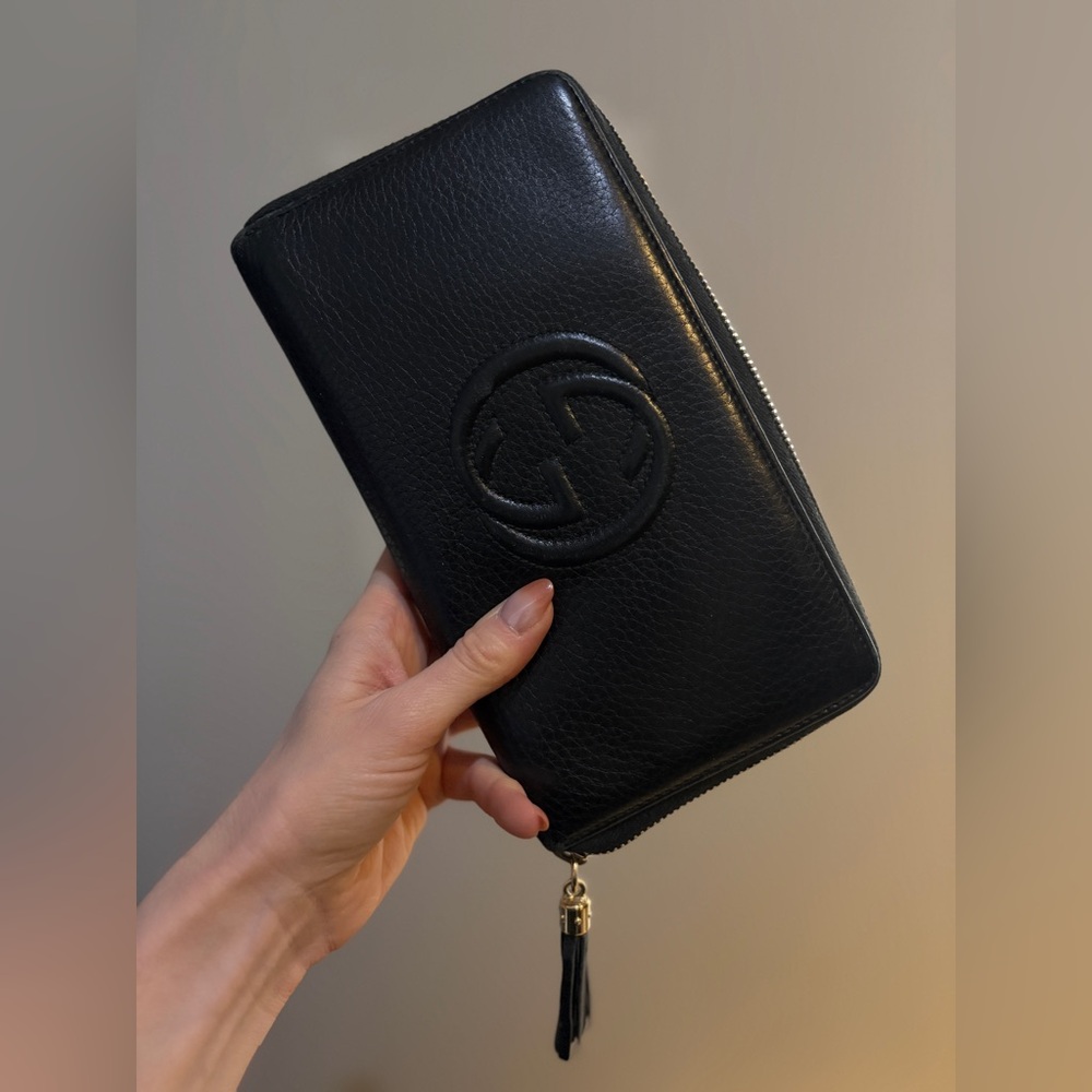 Gucci Black Leather Soho Zip Wallet